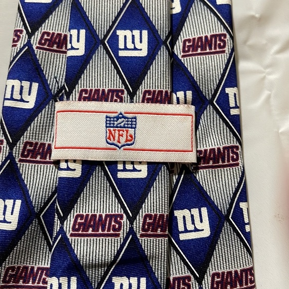 NFL NY Giants men’s tie - Picture 2 of 4
